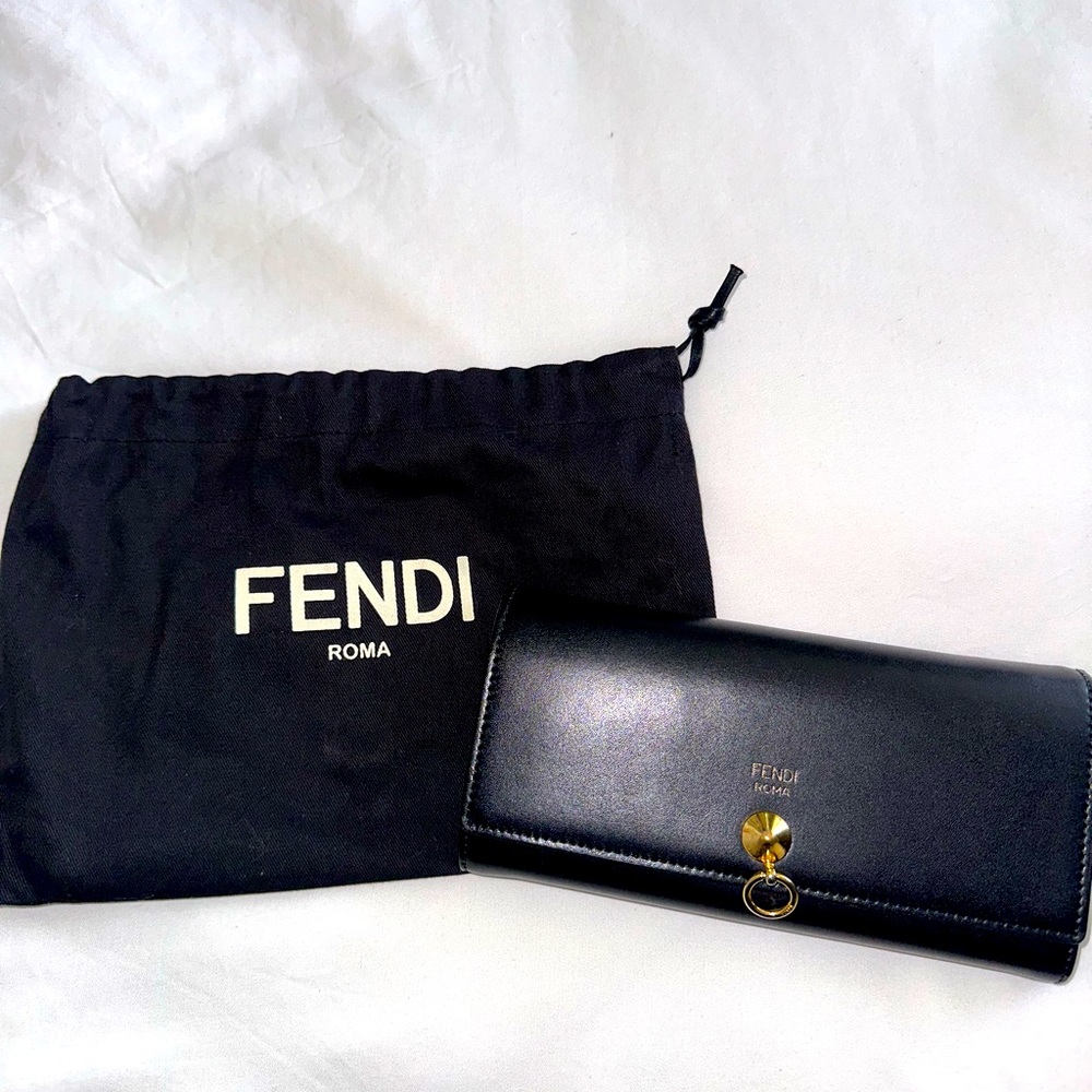 Fendi Wallet on Chain- Leather